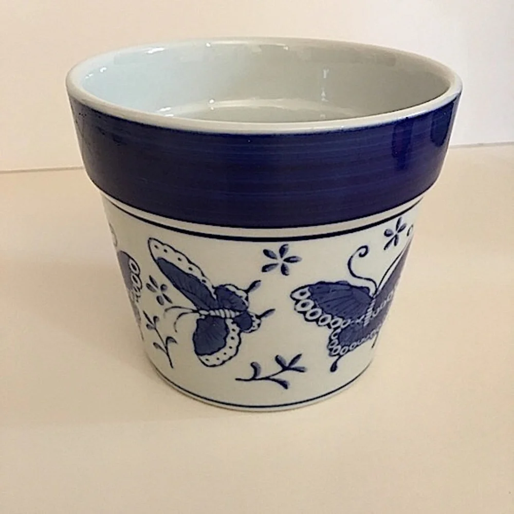 Vintage Retro Mod Farmhouse Asian Blue White Ceramic Butterfly Pot vase